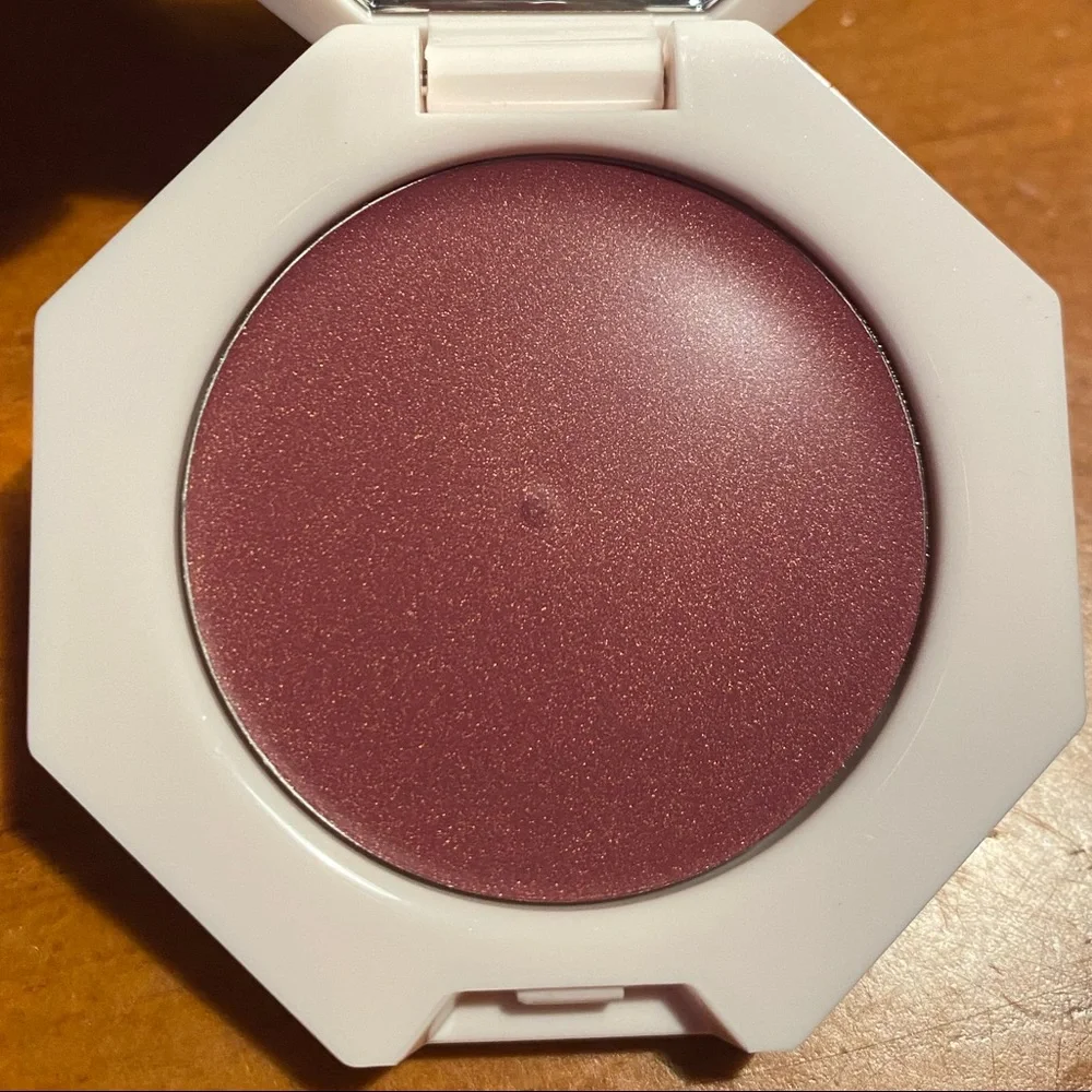 Fenty Cheeks Out Cream Blush Cool Berry